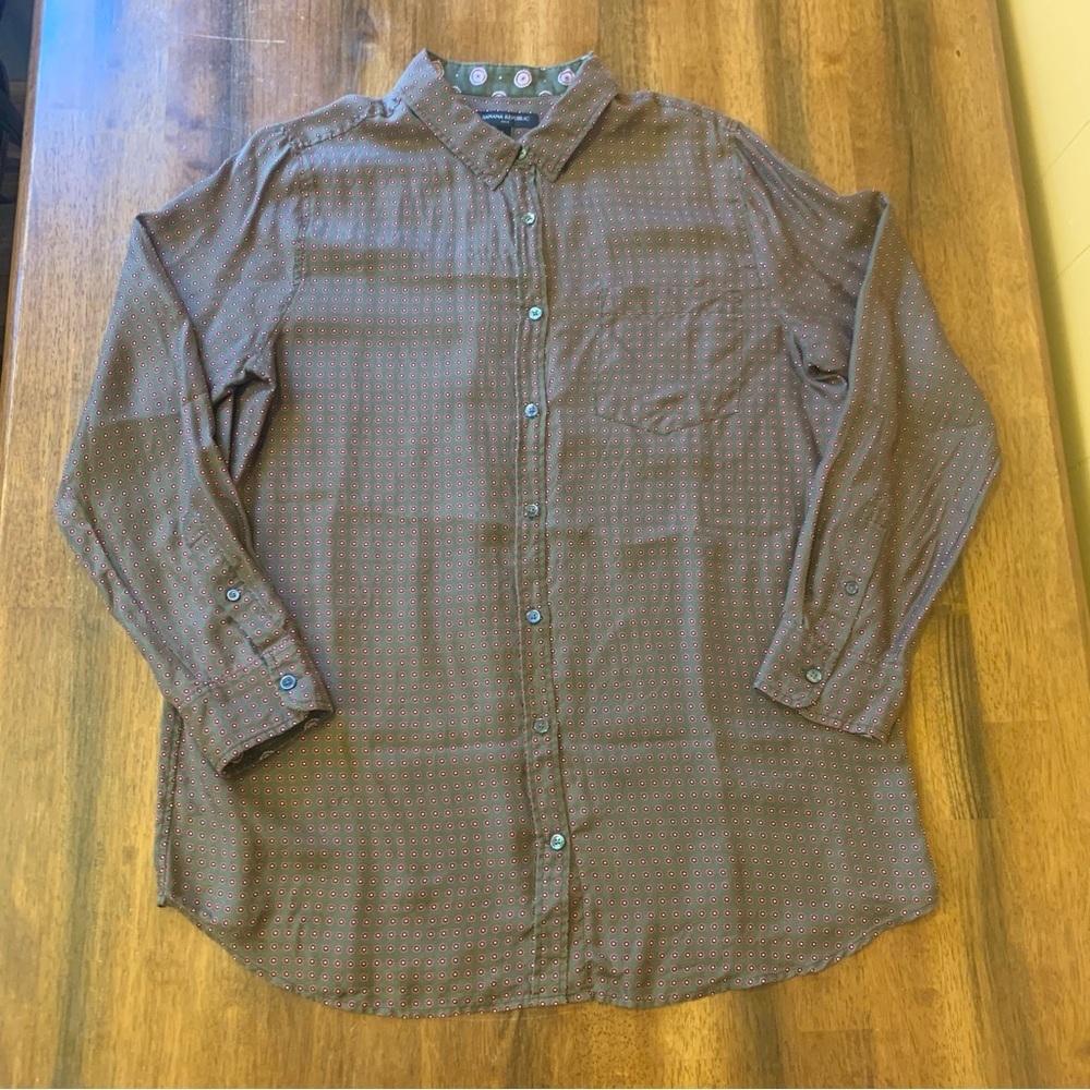 Banana Republic button up blouse women’s large olive green red white 100% Silk - Picture 1 of 9